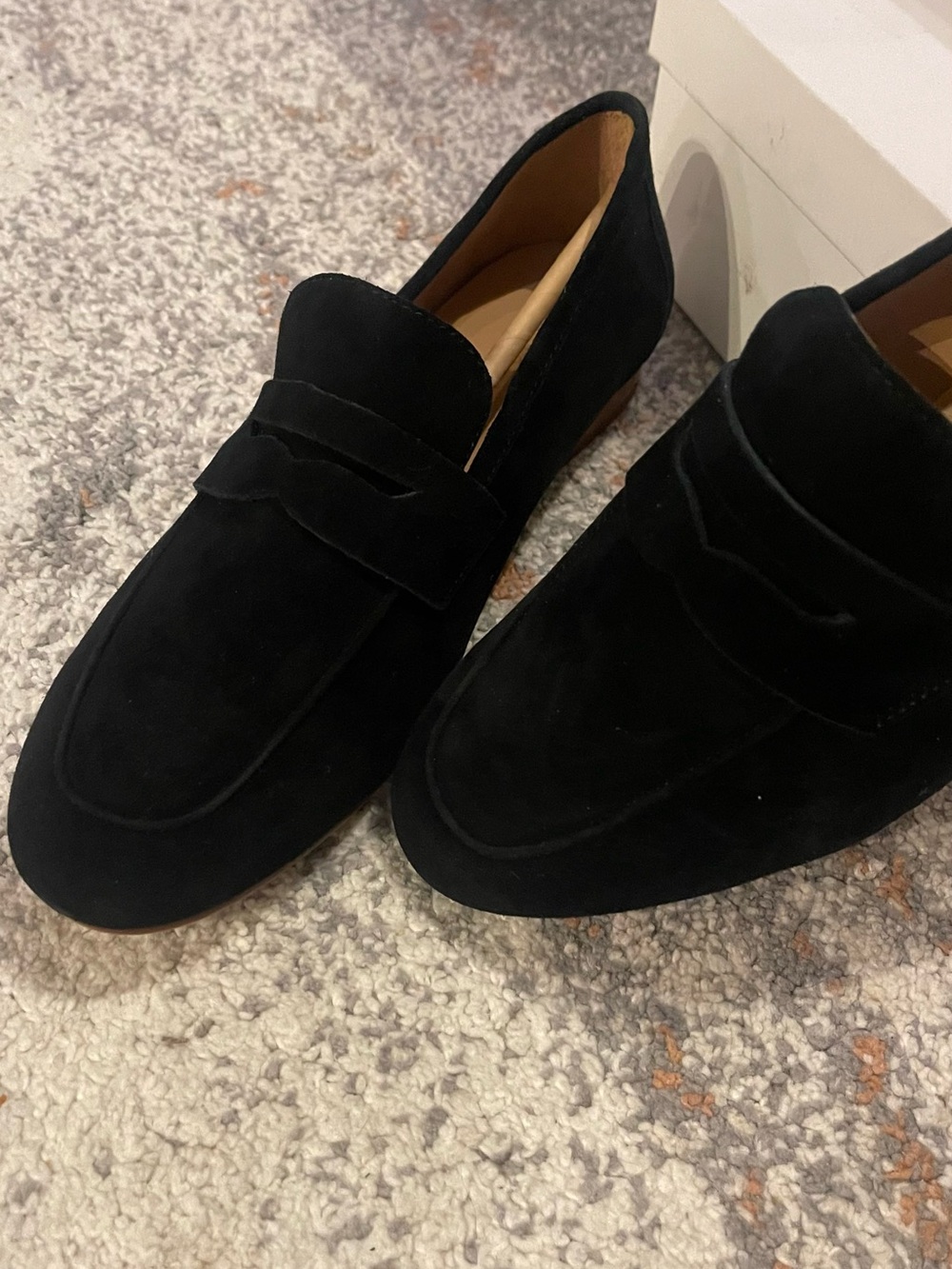 BRAND NEW Quince Italian Suede Penny Loafer, Size 7.5 (Black) - Picture 4 of 10